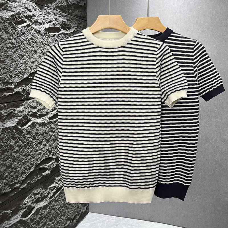 Tシャツ メンズ 短袖 条紋 ニット 肌触り良い 修身 ポリエステル混紡 綿混紡 杏 紺 夏 ピースカラー 幾何柄 免? 日常 ベーススタイル 青少年 ゆったりフィット 軽量 吸い付くような ソフト クラシック ストリート 休日 カジュアル トップス ユ