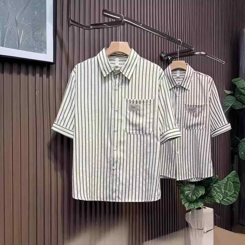 メンズ シャツ トップス 短袖 条紋 薄手 軽量 透気性 ポリエステル 合体型 翻領 ポケット 切り替え 黒 緑 夏季 軽熟 休? 都市 青年 24-35歳 4,103円