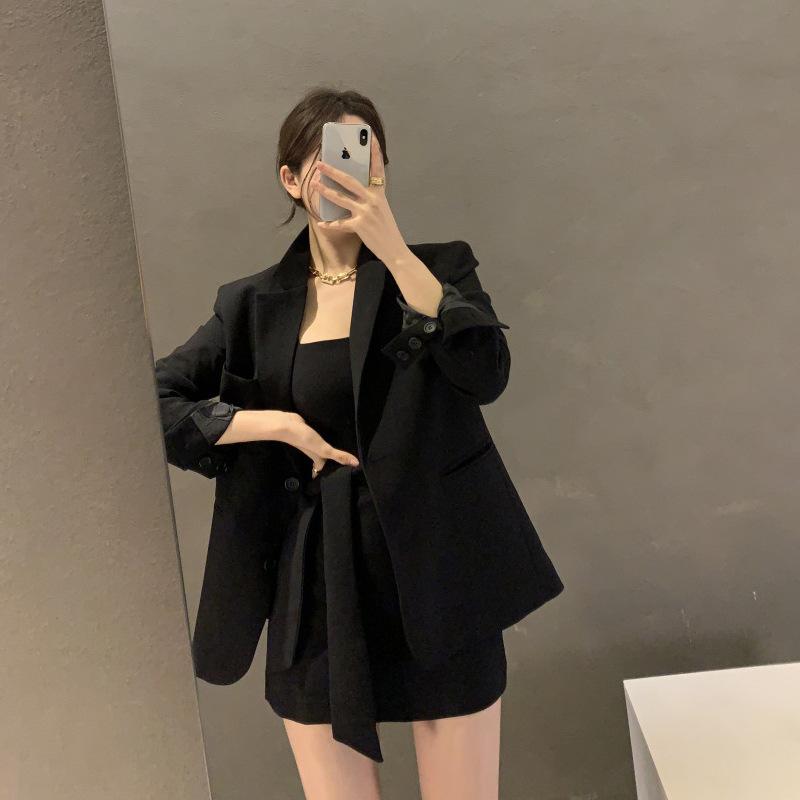 小西装 レディース 歳月 韓国風 薄墨色 黒 白 幅ひろい ゆったり 格好のいい 分かりやすい 着回し 西服 上衣 トップス トップ 厚地の外套 長袖 POLO領 単排扣 ?? 私服刑事 御姐風 好いたらしい 休? 純色 平平凡凡たる丈 常?袖 ?松版型
