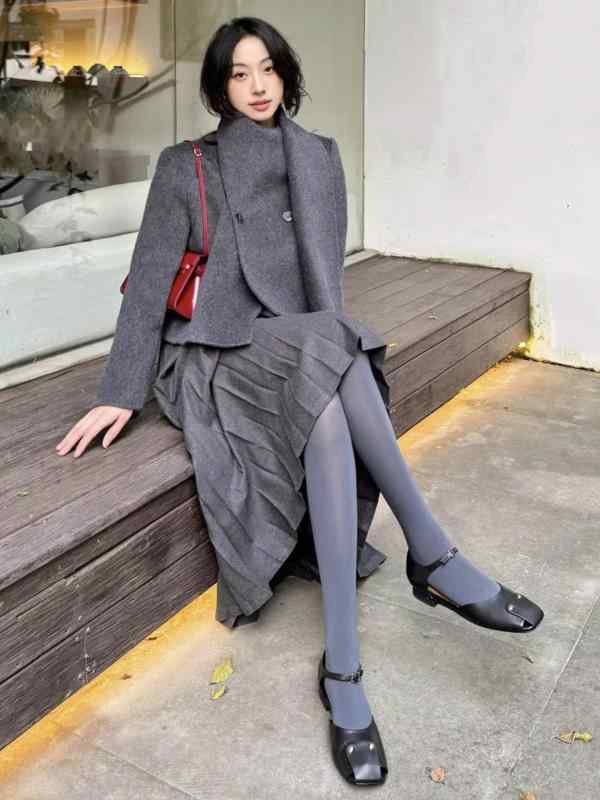 半身スカート 女性用 深灰 Aライン プリーツ ミドル丈 ワイドシルエット 抗? コットン混紡 ポリエステル 微弾力 通勤 気質 プレス加工 プレーツ 長め シンプル 純色 ゆるめ 合わせやすい 秋冬｜リメイクバディー