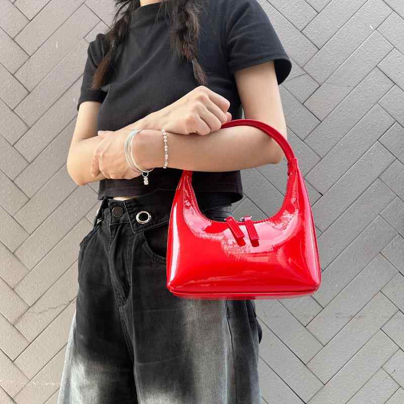 ハンドバック メンズ レディース 人はだ 法棍御徒面子 小型 月牙型 漆皮 光輝製作 街頭風 表どおり流行り物 日常使い走り 肩かけ 手提げ 銀 黒 赤 市乳白いこと 三春 流行り 単品 汎用 パウダーコンパクト ファスナー開閉 スマホポケット 真っただなか硬度 10x