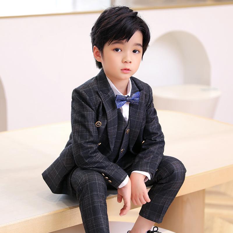 お坊っちゃん 背広 仕掛ける 秋冬 英倫風 透かし彫り柄 小西装 3点仕掛ける 長袖 長ズボン 礼服 監督 演説 活動写真映画化 パステル色の ポリエステル 薄墨色 青色 3-8歳 中小童 100-140糎 ダブル乳ぶさ 名取り草 潮流行り物