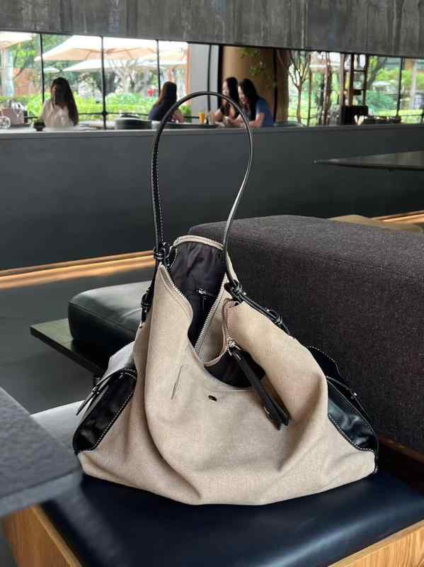 レディース メンズ 御徒面子 キャンヴァス 鞄 帆布 原材料 皮 色彩設計 ひな型 双口袋 単肩 曲がった掛け 大静電容量 日常使い走り 無雌雄 表現スタイル 横型 方形 つら構え ファスナー 開閉 ホンブルグ帽 硬度 立体 衣嚢 車仕立てもの 編み目 衣嚢 納める 歌留多 衣嚢 ス