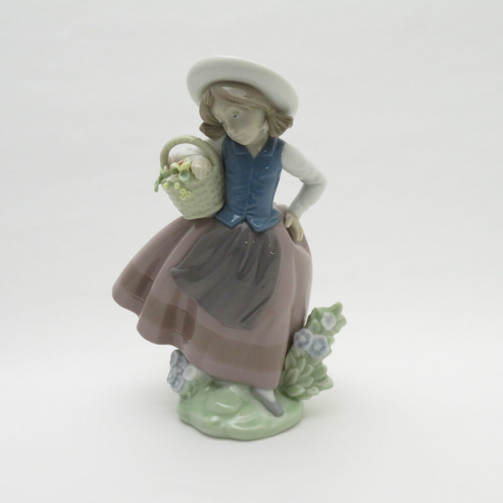 美品 リヤドロ(LLADRO)【鋼琴擺臺 】フィギュリン  陶器 置物 美品 リヤドロ(LLADRO)【鋼琴擺臺 】フィギュリン 陶器 置物