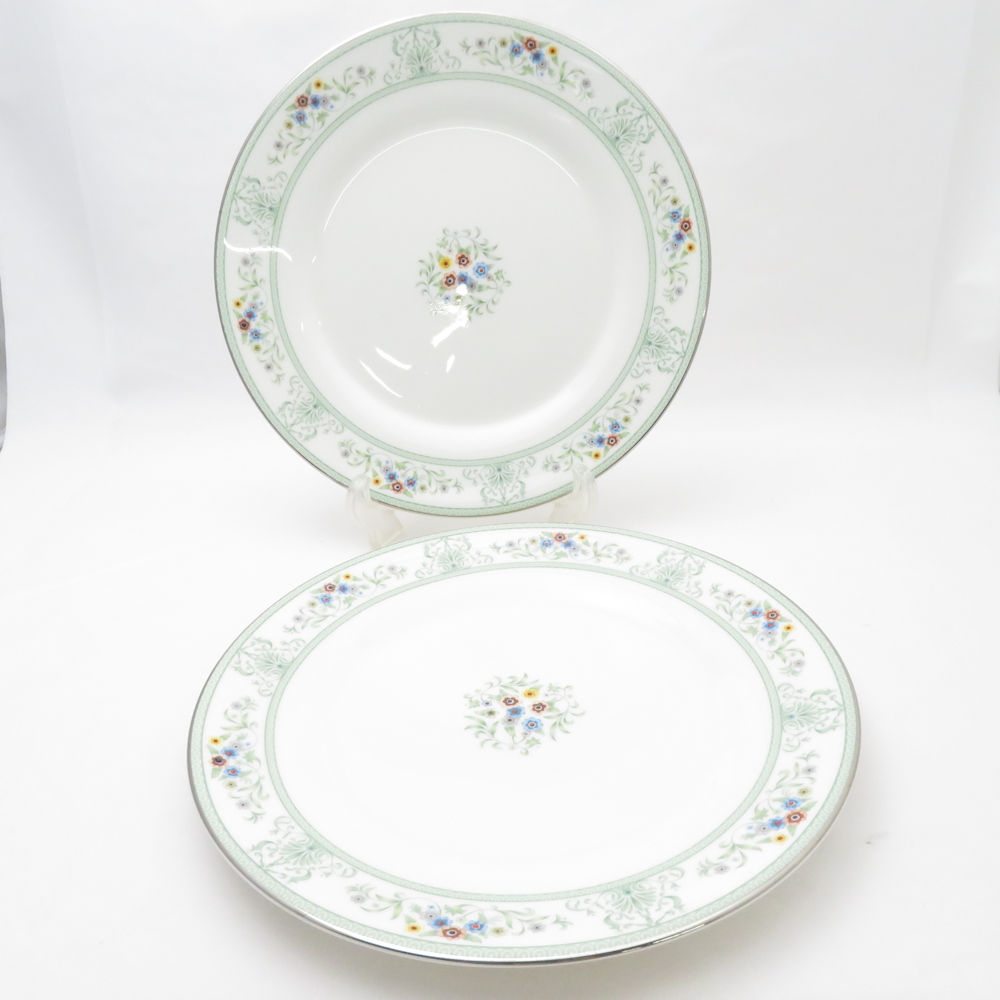 美品 WEDGWOOD ウェッジウッド AGINCOURT アジンコート アジャンクール お皿 2枚 ありの実 27糎晩さん会一皿 花柄 黒壺 連合王国 SU7979U 【中古】 皿・プレート-食器・カトラリー・グラス