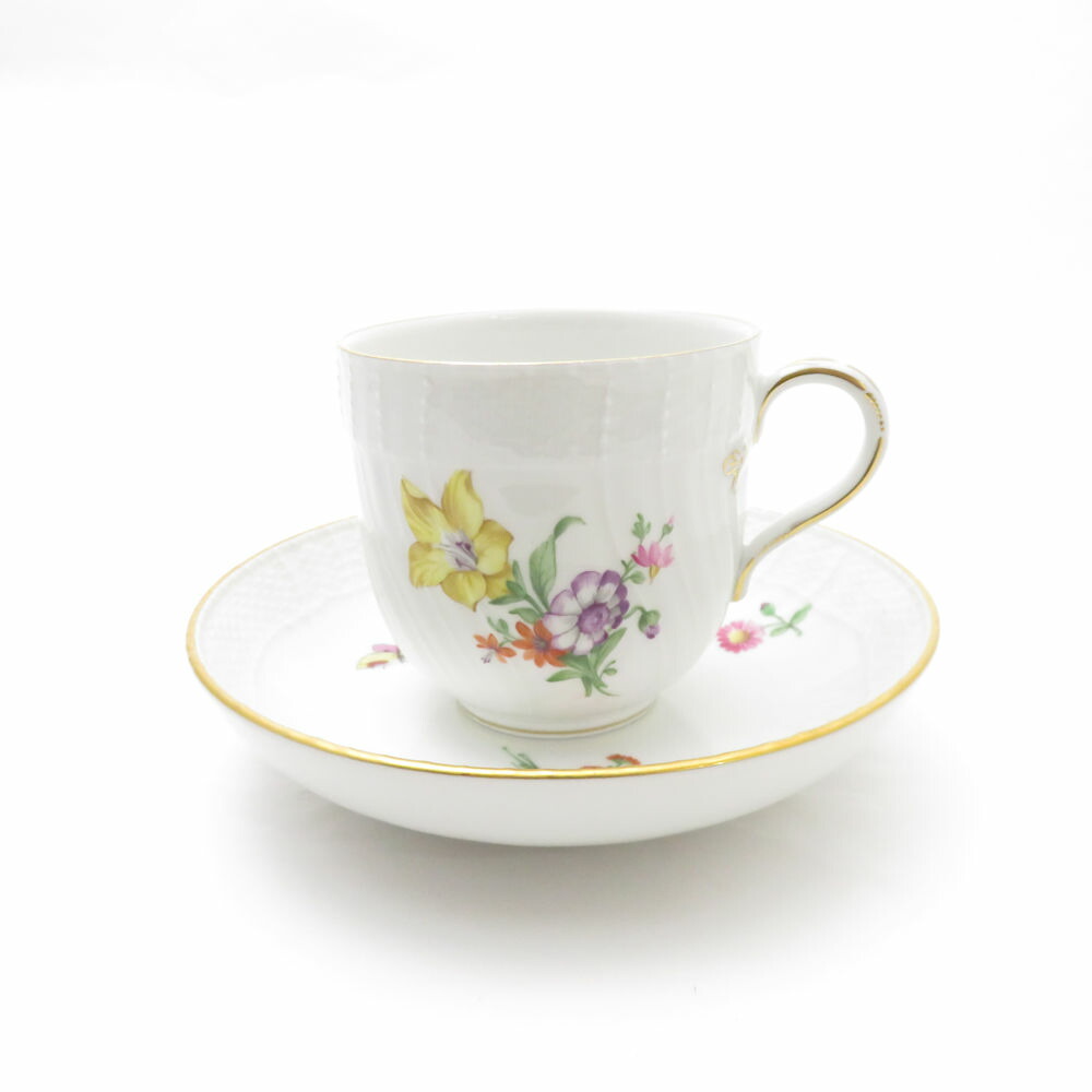 美品 KPM BERLIN KPMドイツの首都 Neuosier ノイオジェール 珈琲優勝杯＆平円盤 カフェー 御花胸花 花 蝶 金彩 SU8327U 【中古】