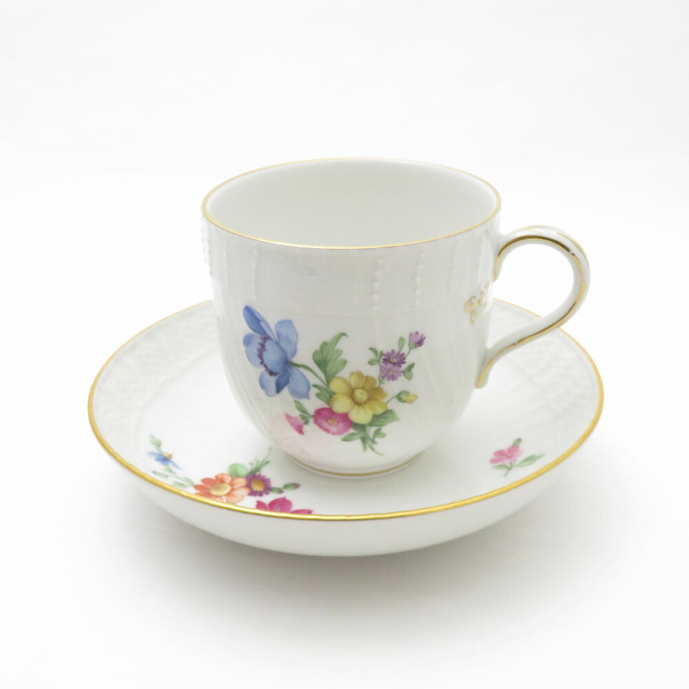 美品 KPM BERLIN KPMドイツの首都 Neuosier ノイオジェール 珈琲優勝杯＆平円盤 カフェー 御花胸花 花 蝶 金彩 SU8328U 【中古】