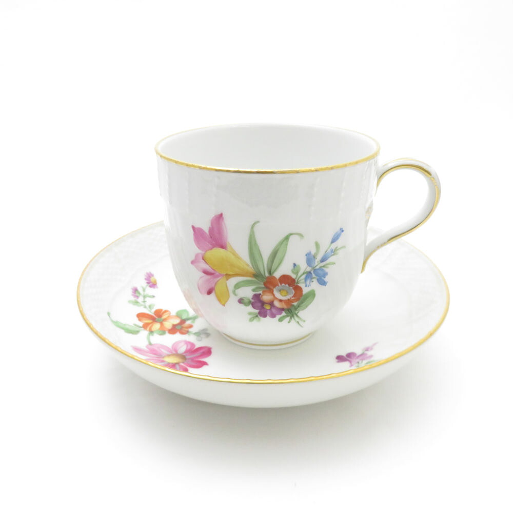 美品 KPM BERLIN KPMドイツの首都 Neuosier ノイオジェール 珈琲優勝杯＆平円盤 カフェー 御花胸花 花 蝶 金彩 SU8329U 【中古】