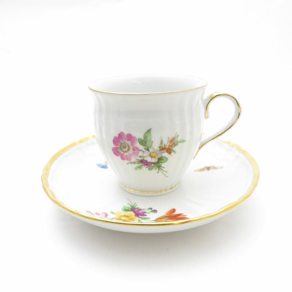 美品 KPM BERLIN KPMドイツの首都 ロカイユ 御花胸花 珈琲優勝杯＆平円盤 カフェー 花 蝶 金彩 SU8336U 【中古】