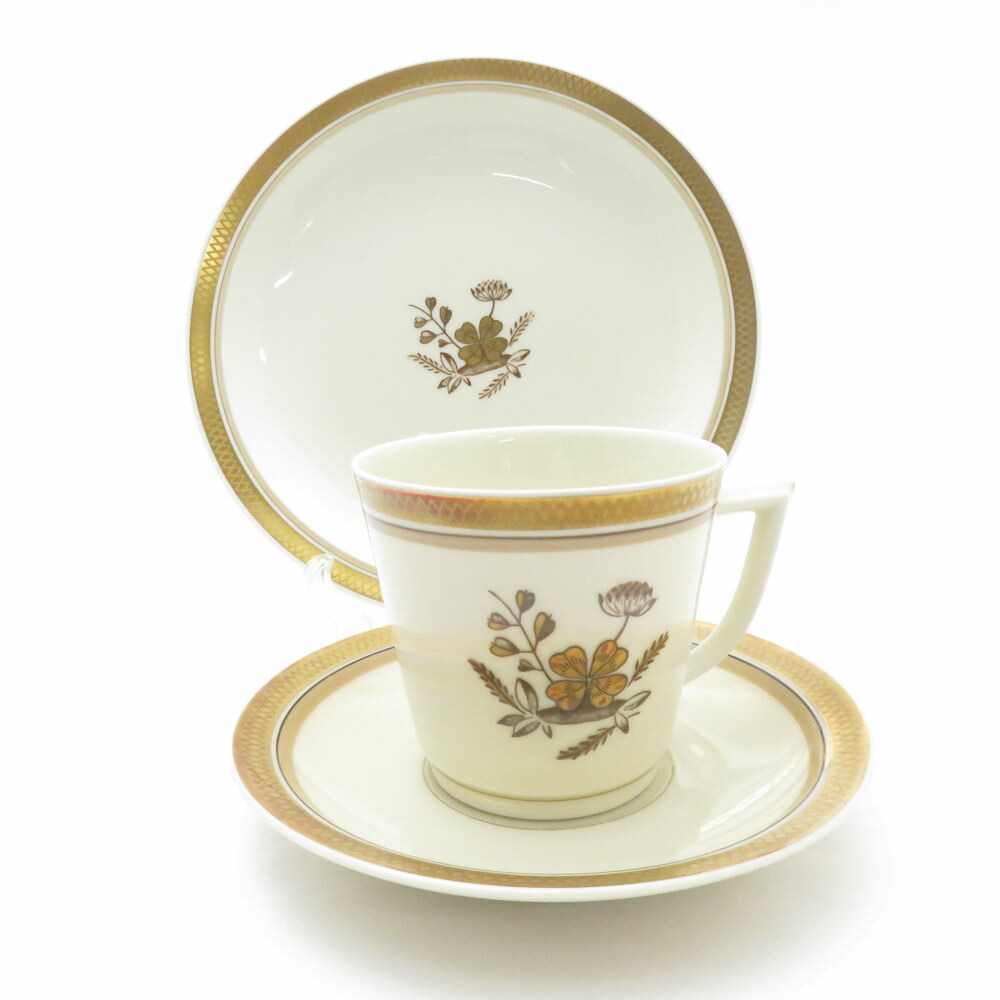 美品 ROYAL COPENHAGEN ロイヤルコペンハーゲン ゴールデンクローバー 優勝杯＆平円盤 中皿 2点 3重協奏曲 乾荒原一皿 食麺麭 西洋菓子 SU8448F 【中古】