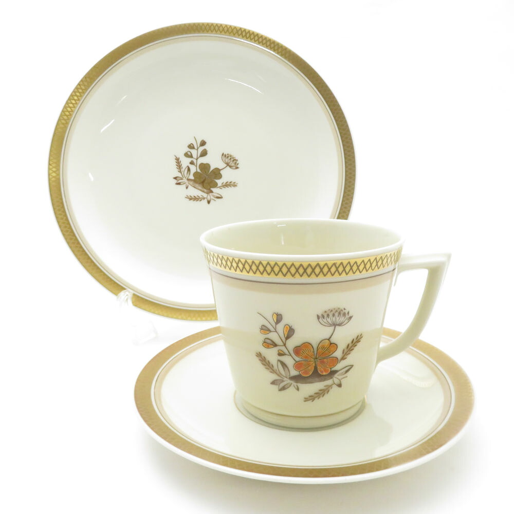美品 ROYAL COPENHAGEN ロイヤルコペンハーゲン ゴールデンクローバー 優勝杯＆平円盤 中皿 2点 3重協奏曲 乾荒原一皿 食麺麭 西洋菓子 SU8455F 【中古】