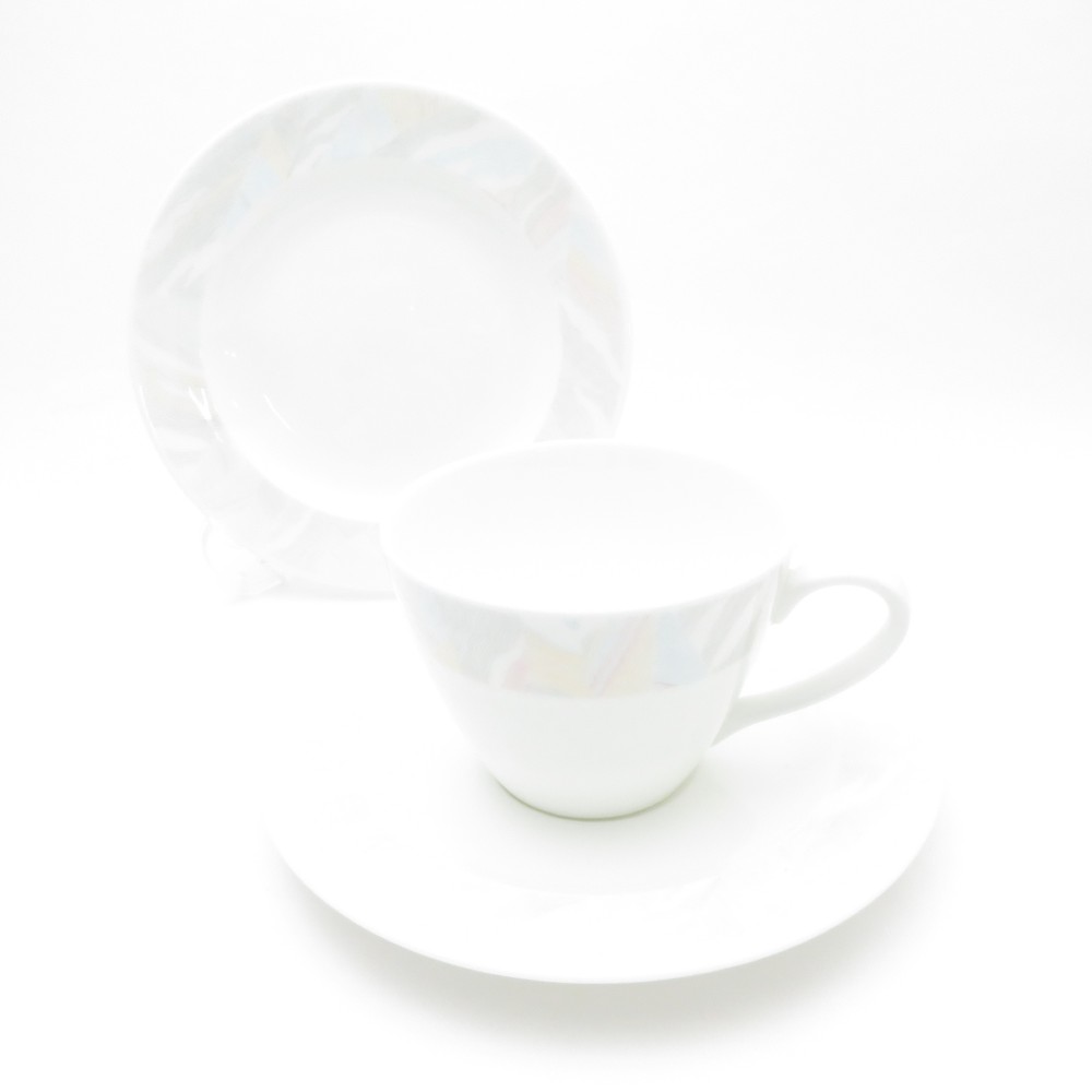 美品 WEDGWOOD ウェッジウッド PASTEL パステル カップ＆ソーサー 15.5cmプレート トリオ1セット 皿 ティー ケーキ デザート SU10212E2 【中古】
