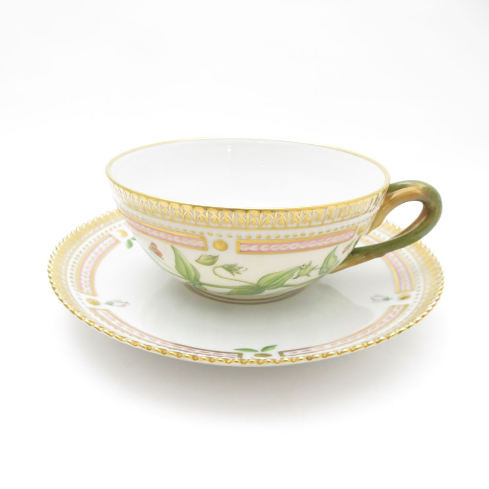 美品 ROYAL COPENHAGEN ロイヤルコペンハーゲン フローラダニカ 紅茶優勝杯＆平円盤 金彩 御花 花柄 SM4148B4 【中古】