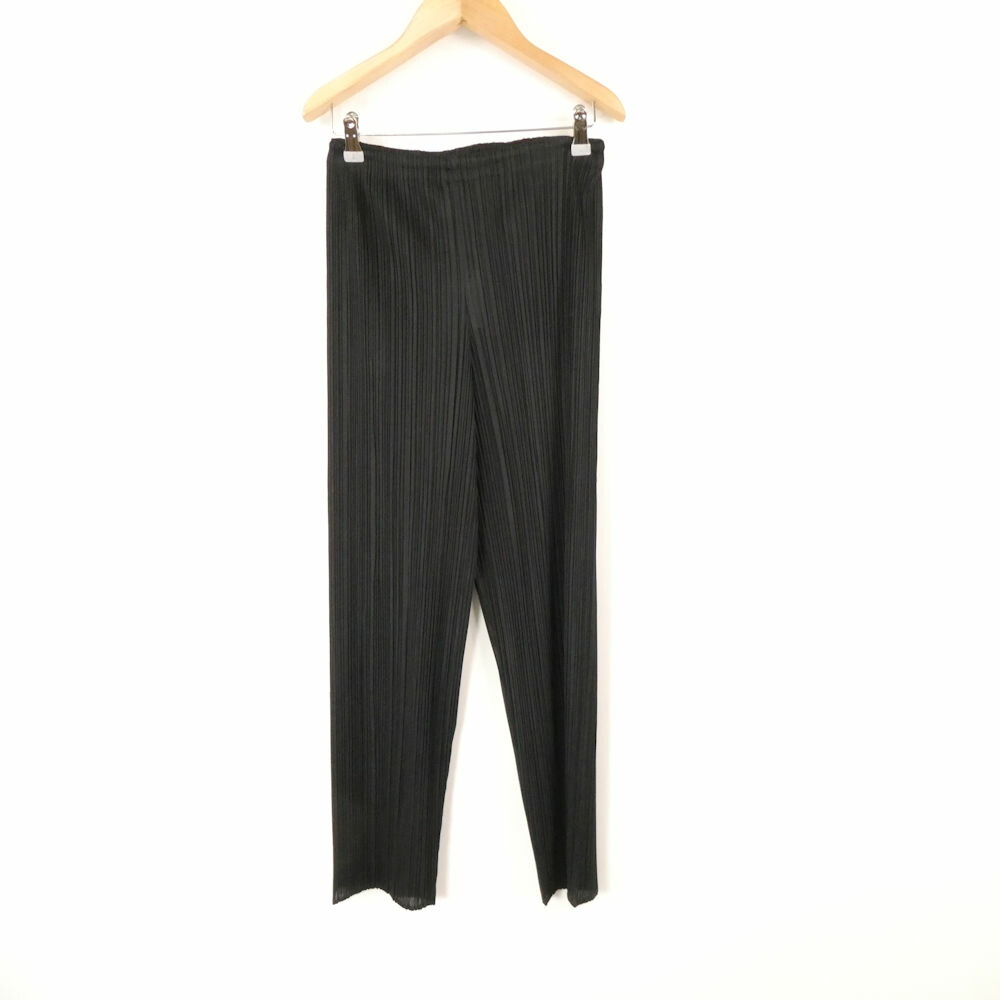 【美品】【サイズ3】プリーツプリーズ パンツ ポケット付 極美品】 プリーツプリーズ サイズ3 パンツ グレー 極美品✨ISSEY