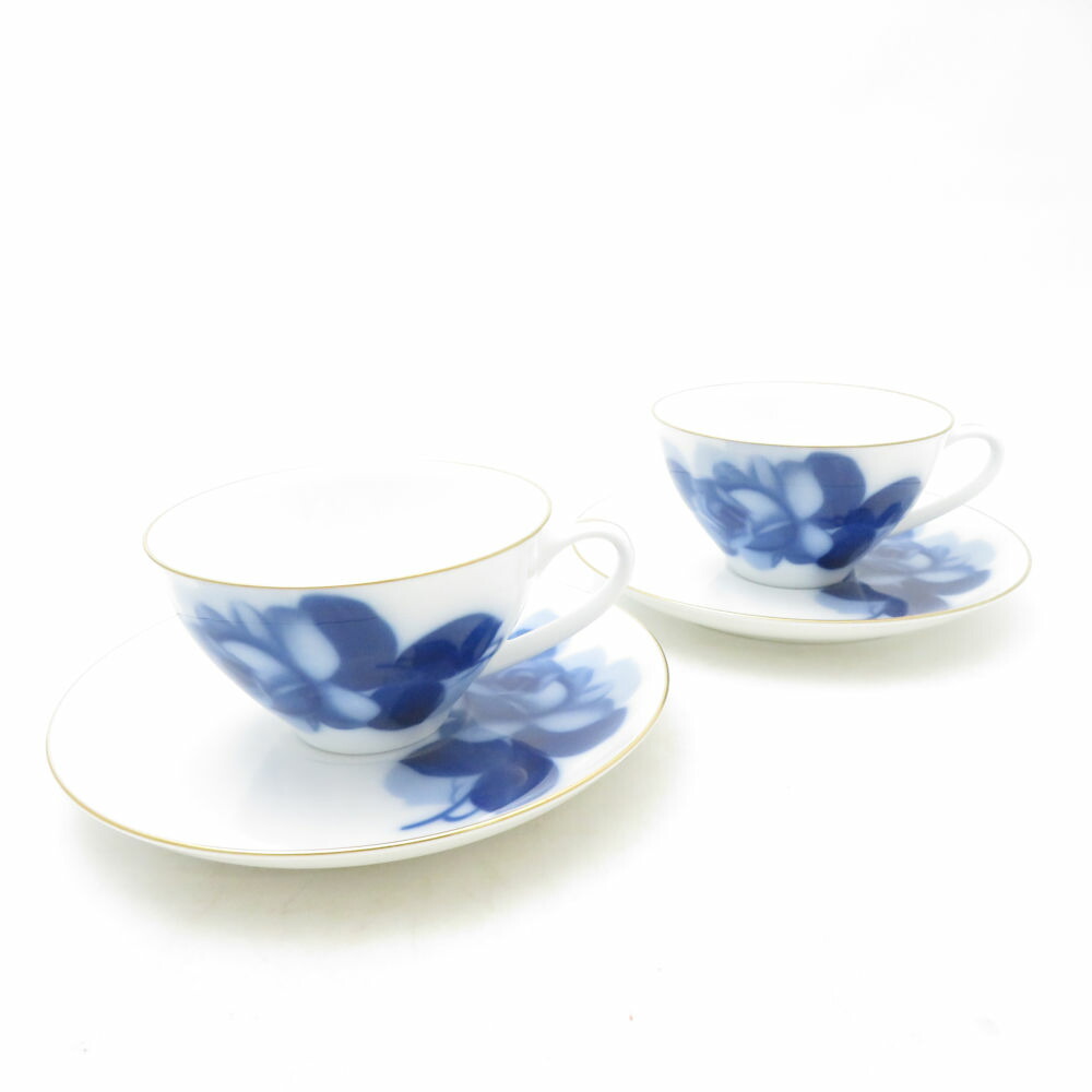 美品 OKURA 大倉陶園 青色サクラ色 8211 優勝杯＆平円盤 2客 ありの実 紅茶 珈琲 碗皿 金彩 青ローズ SU13714K1 【中古】