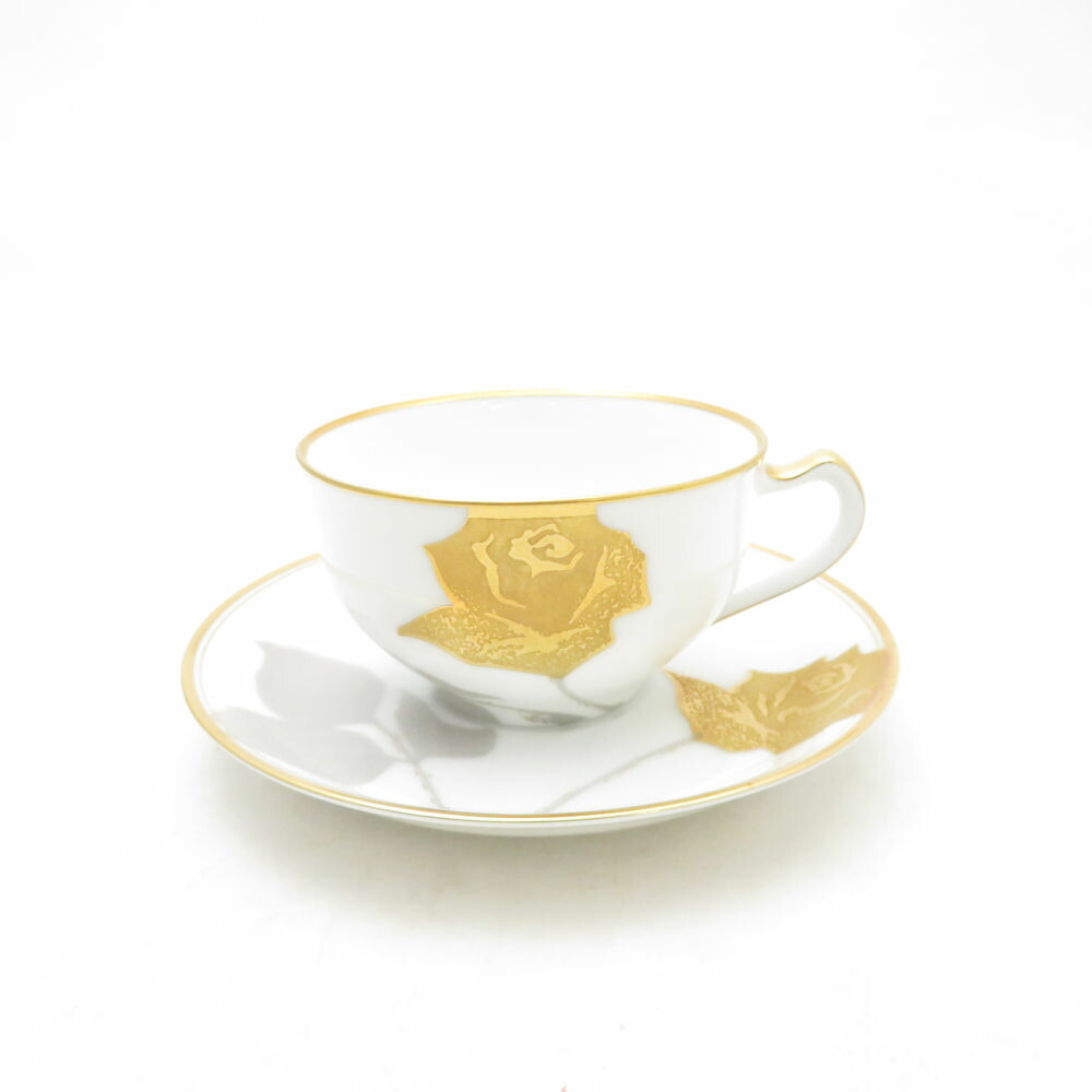 美品 OKURA 大倉陶園 金蝕薔薇 優勝杯＆平円盤 紅茶・珈琲兼用 ローズ サクラ色 金彩 SC10832A3 【中古】