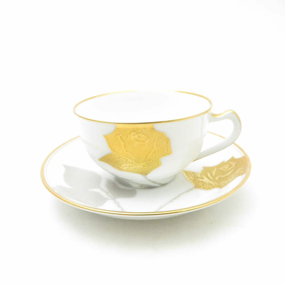 美品 OKURA 大倉陶園 金蝕薔薇 優勝杯＆平円盤 紅茶・珈琲兼用 ローズ サクラ色 金彩 SC10833A3 【中古】
