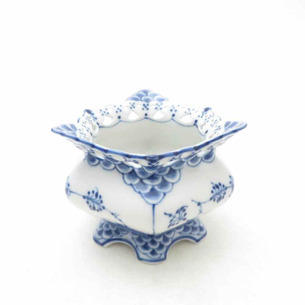 美品 ROYAL COPENHAGEN ロイヤルコペンハーゲン ブルーフルーテッドフルレース 白砂糖ポット 1点 白砂糖 デンマーク王国製 容れもの SC10773B1 【中古】