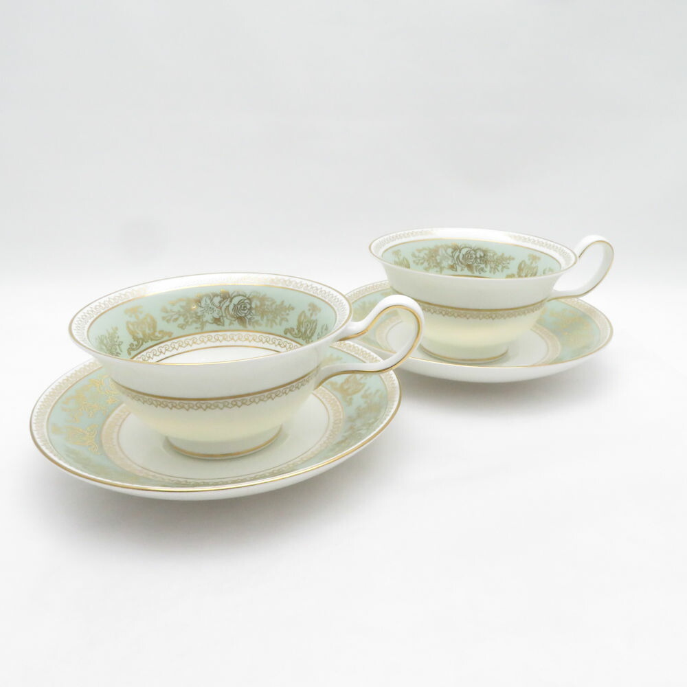 美品 WEDGWOOD ウェッジウッド コロンビアサルヴィア緑であること 紅茶優勝杯＆平円盤 2客 ありの実 ピオニー 紅茶の葉 連合王国 黒壺 金彩 SU14493U2 【中古】