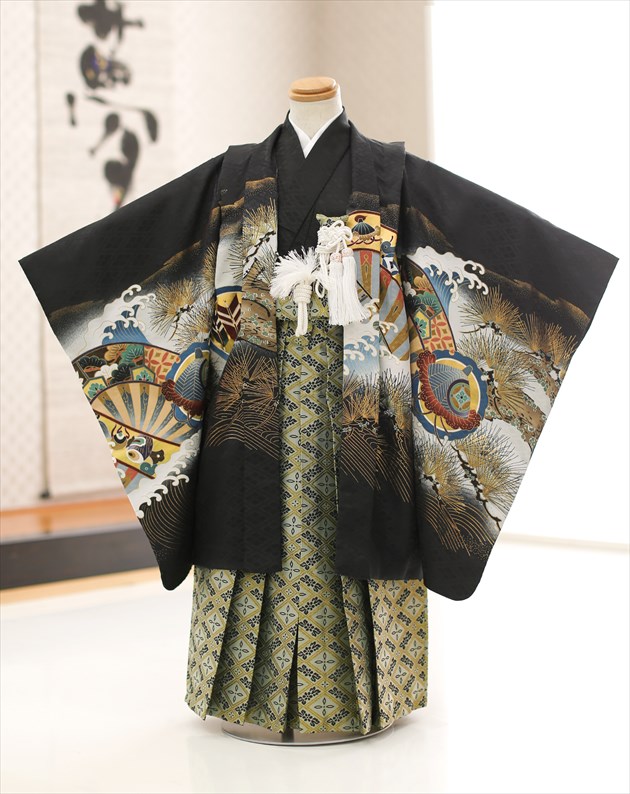 七五三 5歳 男の子 袴レンタル d5464 子供着物 七草祝い 着物レンタル 卒園式 羽織袴 5才 人気 レトロ 高級 おしゃれ スタイルネイビーに水玉模様 七五三 ５歳 男の子 着物レンタル d5476 袴レンタル 753レンタル 七五三フルセット 貸衣装 卒園式 子供着物 羽織袴 結婚式 5才 七草祝い  初詣 かっこいい おしゃれ 人気 モダン レトロ「KOMACHI」 紺地に祝菱紋と縁起小槌 2022レンタル | 貸衣裳　ぽえむ