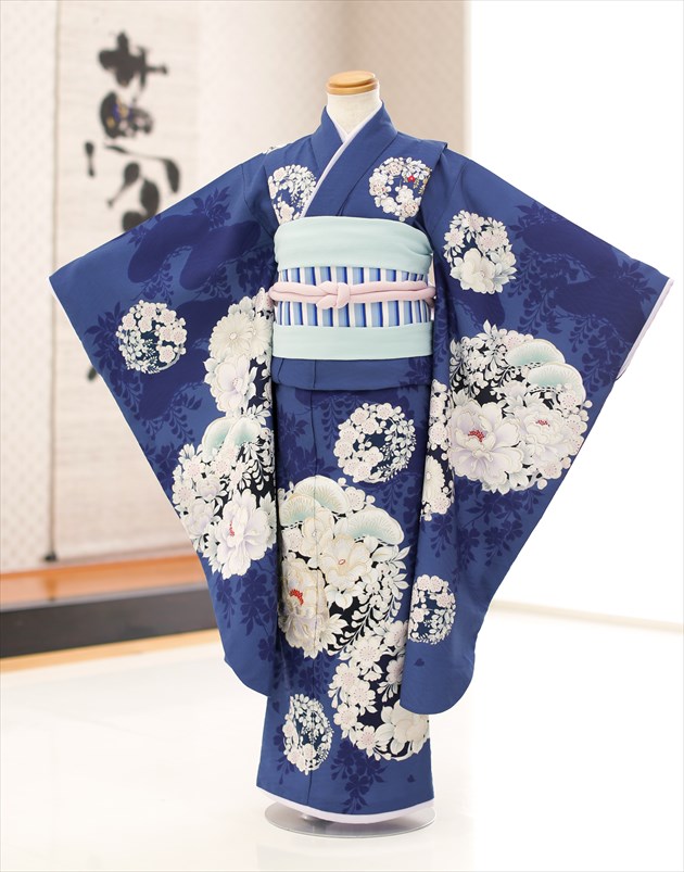 七五三 ７歳 女の子 着物レンタル j7283 フルセット 753 子供着物 ６歳 ７才 結婚式 七草 人気 レトロ モダン かわいい 貸衣装 発表会 ナチュラルビューティー 「NATURAL BEAUTY」 青地に慶び吉祥麗花【fy16REN07】【レンタル】｜貸衣裳　ぽえむ