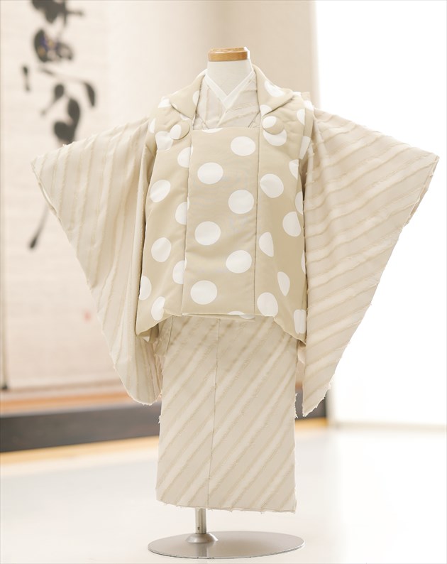 七五三 小さめ ２歳～３歳 御坊っちゃん 御召しもの賃借 df171s 厚地の外套仕掛ける 85糎前後 赤ちゃん御召しもの 753賃借 貸御召しもの でき事 華燭の典 三歳 一般受け 男 初詣 生まれ落ちる日 可愛らしい 今めかしい 2023 フォトブックプレゼント 飛び切りブランド名「花わらべ」 ベージュにフレイドエッジ【賃借】