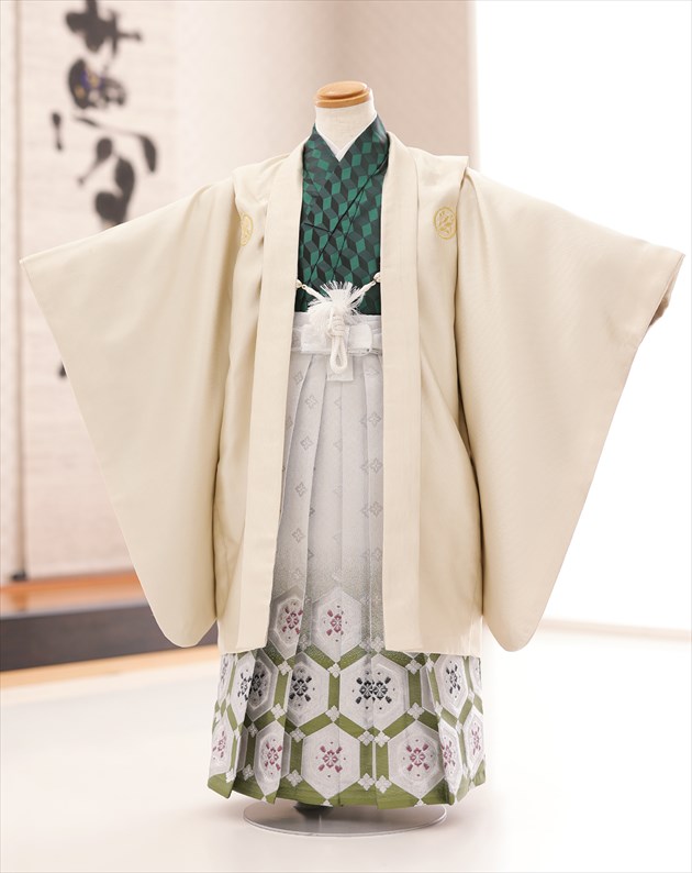 世界有名な 5歳 男の子 七五三レンタル D4248 着物レンタル 753 100cm 110cm フルセット 袴レンタル 卒園式 ４歳 ５才 七草祝い 貸衣装 羽織 人気 レトロ おしゃれ かっこいい 子供着物 22 フォトブックプレゼント 花わらべ ブランド クリーム無地モダン Fucoa Cl