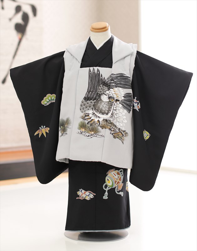 すぐったレディース福袋 七五三 ３歳 男の子 正絹 着物レンタル Df023 被布セット 子供着物 753レンタル 貸衣装 イベント 結婚式 三歳 人気 男 初詣 誕生日 かわいい おしゃれ 高級正絹 黒地に吉祥スタイル縁起飛翔鷹 レンタル Df023 Helpit Me
