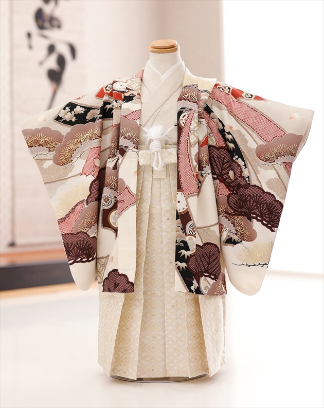 七五三レンタル ３歳 男の子 着物 D3233 袴レンタル 子供着物 753レンタル 双子でお揃いも可能 貸衣装 イベント 結婚式 三歳 羽織 袴 人気 男 初詣 誕生日 かっこいい おしゃれ 幸せの七五三 高級ブランド 22 華徒然 ブランド 白ベージュ祝い熨斗と吉祥鳳凰 驚きの価格