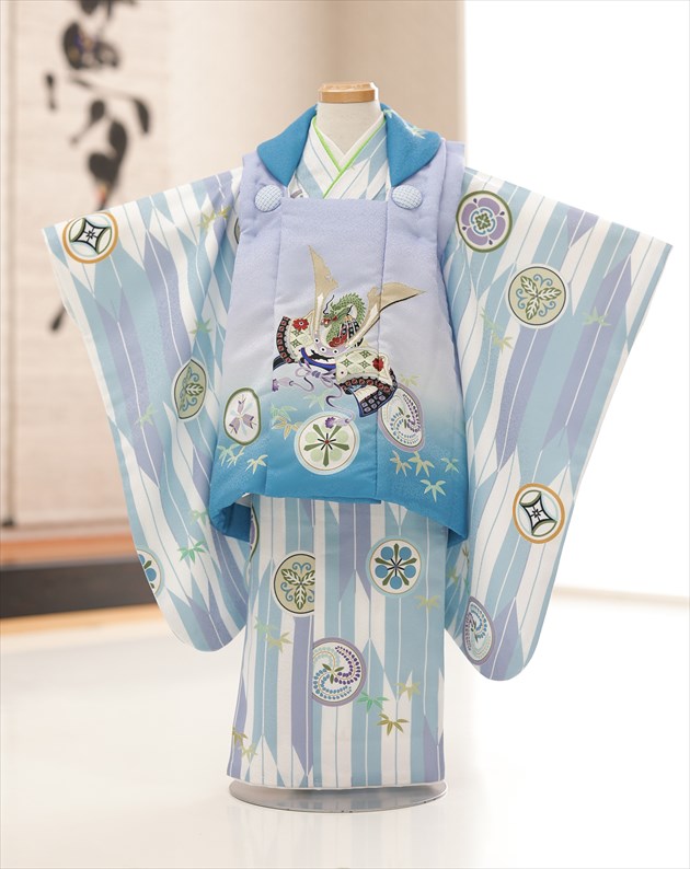 七五三 ３歳 お坊っちゃん お召しもの賃借 df052-2 厚地の外套仕掛ける 赤ちゃんお召しもの 753賃借 貸お召しもの でき事 御芽出度 三歳 一般受け 男 初詣 生まれ落ちる日 愛くるしげ 今めかしい 2022 映し絵読みものお持て成し「花うさぎ」ブランド名 水色矢絣に武勇の龍兜【賃借】
