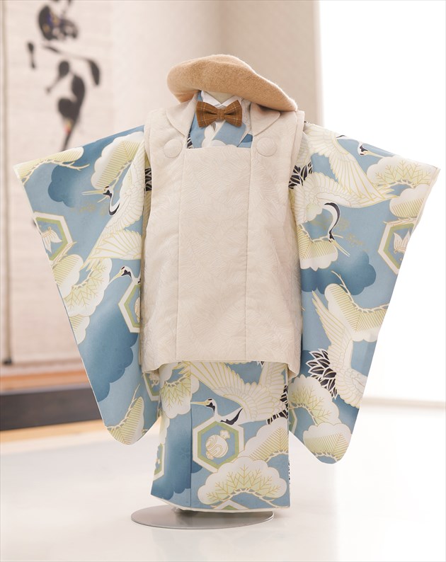 3歳 男の子 七五三 被布セット 着物レンタル df160-4 和洋2wayスタイル 被布 子供着物 753レンタル 貸衣装 イベント 結婚式 三歳 人気 男 初詣 誕生日 かわいい おしゃれ モダン 2024 フォトブックプレゼント 「Trad」ブランド 青地にレジェンドクレイン【レンタル】|貸衣裳 ぽえむ