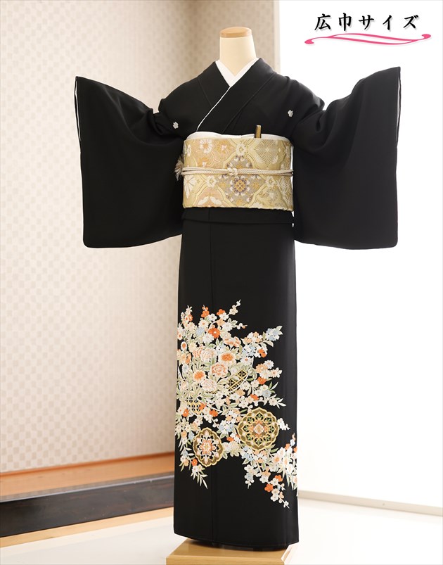大層らしい大きさ 広幅 特選割り増し金「手刺しゅう」留袖賃借 th262【16点フルセット】広巾黒留袖 華燭の典 母ちゃん 血縁グループ 留め袖 御召しもの賃借 正絹 御前上等留袖 貸御召しもの 幅ひろい ＬＬ大きさ 大きめ 13号～19号 上層階級 雅びやか 2024「絢爛塗り付ける慶華」【賃借】