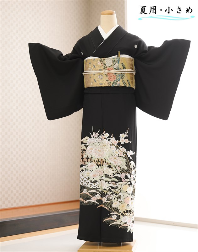夏用 単衣 身長低め 150cm対応 最高級プレミアム 手刺繍 留袖レンタル sts771s 結婚式 小さめSサイズ 黒留袖レンタル 母親 親族 フルセット 留め袖 着物レンタル 正絹 貸衣装 豪華 人気 上品 エグゼクティブ tomesode「相良刺繍に慶び彩華」【レンタル】【fy16REN07】