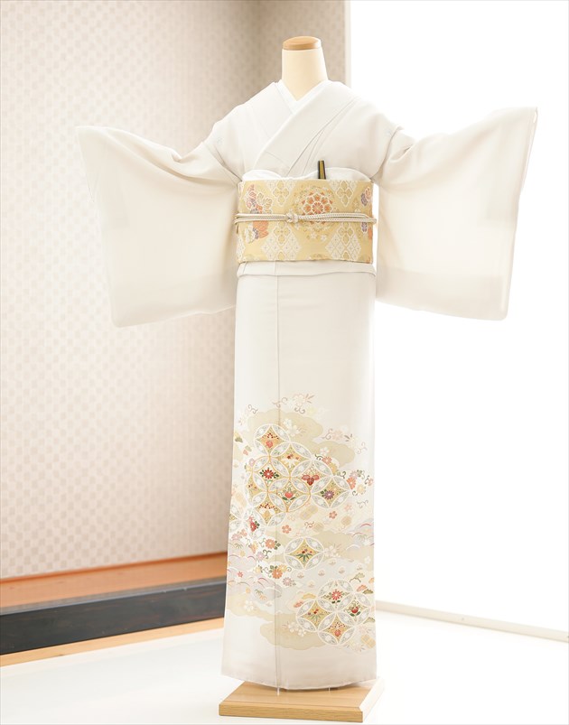 色留袖 レンタル it214 結婚式 色留袖レンタル 着物レンタル 高級色留袖 叙勲 食事会 卒業式 入学式 表彰式 色留め袖 五つ紋 親族 姉 祖母 式典 人気 正絹 2023 涼襦袢に変更可能 上品 京友禅 薄ベージュに金彩七宝慶華【レンタル】 16,644円