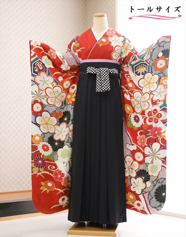 【レンタル】卒業式 袴レンタル 卒業袴 fboh1519 高身長 スーパートールサイズ 「180cm対応」 女性 着物レンタル フルセット 大人用 スポーツ選手 モデル 大学 短大 専門学校 謝恩会 高校生 文化祭 モダン ３月 ４月 人気「Close Fit」 赤地に和モダン吉祥慶華×黒市松袴