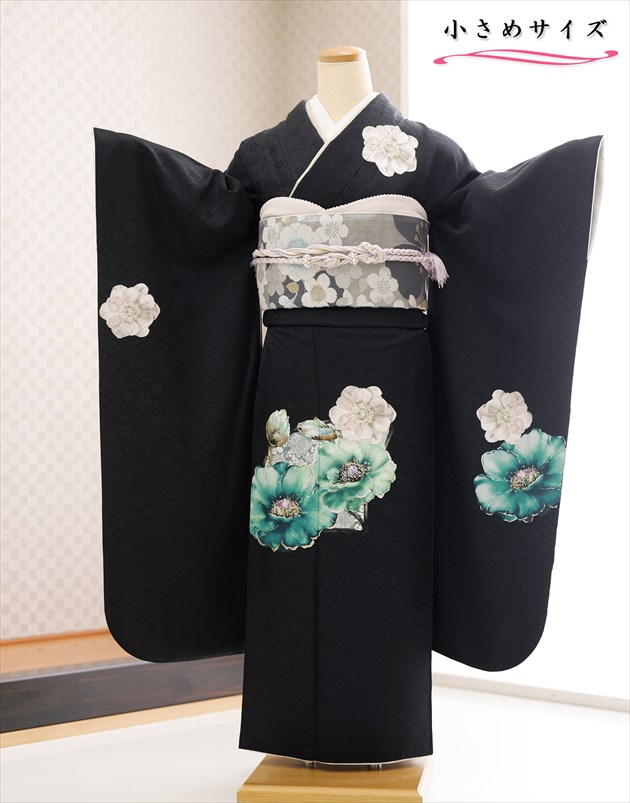 成人式 振袖レンタル 小さめサイズ 身長150cm前後 fb1522ss 振り袖レンタル レトロ モダン かわいい 振袖 高級 正絹 成人式フルセット 貸衣装 着物レンタル 二十歳のつどい 2027年１月 お正月 往復送料無料「玉城ティナ」 黒地シンプルモダン麗華【レンタル】