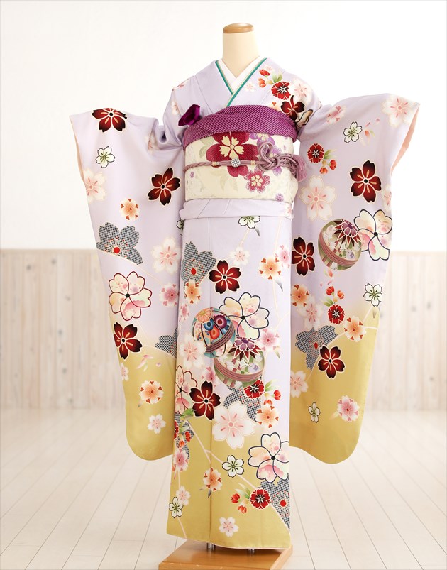 楽天市場 成人式 振袖レンタル Fb1256s 振り袖レンタル レトロ モダン かわいい 振袖レンタル 成人式 フルセット 貸衣装 着物レンタル 歳 二十歳 １月 お正月 薄紫に麗しの古典吉祥慶華 往復送料無料 22年 Fy16ren07 レンタル 貸衣裳 ぽえむ