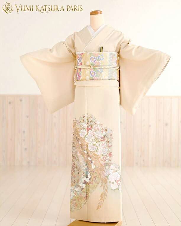 桂由美【色留袖】〔色留袖 賃貸〕花の中で it030 フルセット 賃貸色留袖 御召しもの賃貸 御芽出度 結納 叙勲 卒式 はいり込む式 五つ紋 正絹 貸御召しもの お祝い 親族グループ 母ちゃん 一般受け 御膳上等ブランド名 色留め袖 Yumi Katsura 礼装【賃貸】【fy16REN07】