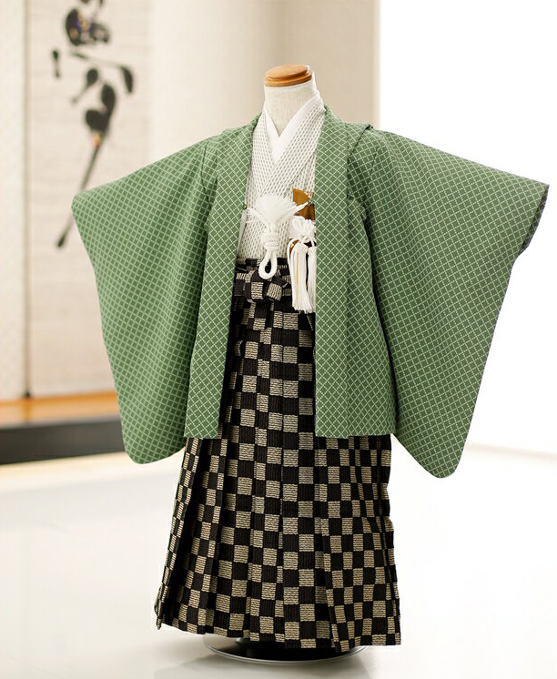 楽天市場 レンタル 七五三 袴レンタル 3歳 男の子 フルセット 結婚式 前撮り 着物レンタル 753 羽織袴 三歳 セット レンタル袴 3才 男 人気 かっこいい レトロ モダン 古典 おしゃれ イベント 貸衣装 和服 お参り 子供用着物 D3063 シンプルモダン グリーン 貸衣裳
