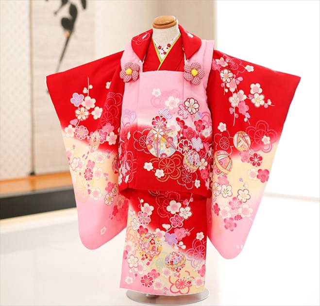 最安 フルセット 陽気な天使 ブランド 赤地ピンクぼかしに祝桜花 F1069 被布 着物レンタル 女の子 ３歳 レンタル 七五三 着物 往復送料無料 子供着物 貸衣装 和服 誕生日 三歳 ３才 被布セット おしゃれ かわいい モダン 古典 人気 前撮り 髪置き 結婚式