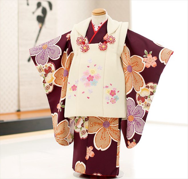 【３歳うしろ帯】七五三賃借 「和が往々にして」ブランド名 紅紫に名著賀する花 f1146【３歳御嬢さん厚地の外套仕掛ける】《賃借七五三》《753賃借》〔御召しもの賃借〕〔厚地の外套〕〔貸御召しもの〕〔三歳〕〔３才〕〔753〕〔華燭の典〕〔着物〕〔赤ちゃん御召しもの〕〔一般受け〕 【fy16REN07】