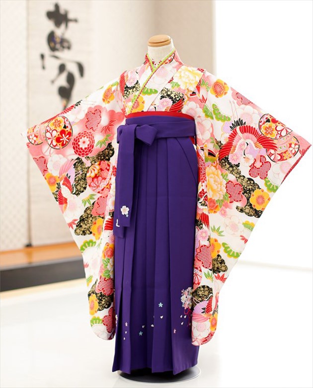 6歳前後用女の子袴m 「式部浪漫」ブランド 白地に古典祝い飛翔鶴 h7103【フルセットレンタル】レンタル袴/着物レンタル/幼稚園/卒園式/保育園/卒業式/ハイカラさん/コスプレ/6歳前後/イベント/パーティー/3月/春/女児/子供着物/｜貸衣裳　ぽえむ