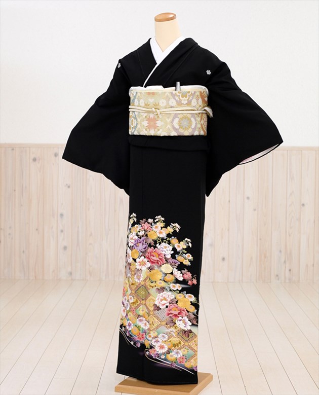 留袖 レンタル ts061 留袖レンタル 結婚式 着物レンタル　黒留袖　留袖レンタル 母親 留め袖 チャペル 神前式 親族 姉 祖母 貸衣装 人気 正絹 女性和服 新品足袋　 慶華乱舞に祝菱文【fy16REN07】【レンタル】