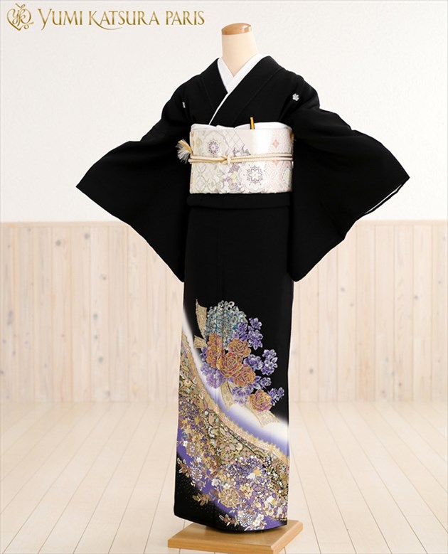 【レンタル】留袖レンタル 桂由美 ts089 結婚式 母親 黒留袖 フルセット 正絹 親族 留め袖 貸衣装 高級 40代 50代 60代 70代 着物レンタル 黒留袖コンシェルジュ 高級ブランド プレミアム 新品足袋 フォトブック無料作成サービス 女性和服「神秘な花」【fy16REN07】