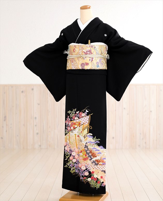 【留袖 賃借】黒留袖賃借 華燭の典塗り付けるの花と祝賀会の鶴  ts099【16点フルセット】/賃借留袖/御召しもの賃借/華燭の典/黒留袖/正絹/貸御召しもの/母ちゃん/血縁グループ/一般受け/留め袖/とめそで トメソデ★新品足袋差し上げ物【賃借】【fy16REN07】
