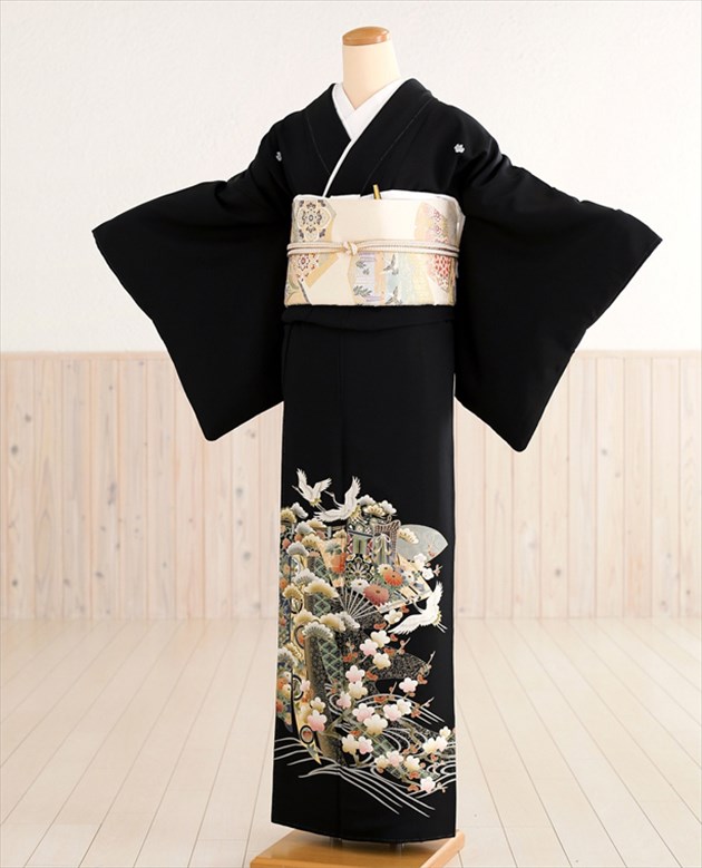 留袖 レンタル ts110 結婚式 着物レンタル 黒留袖 フルセット 留袖レンタル 母親 留め袖 チャペル 神前式 親族 姉 祖母 貸衣装 人気 正絹 女性和服 新品足袋 フォトブック無料作成 慶びの飛翔鶴に御所車【fy16REN07】【レンタル】