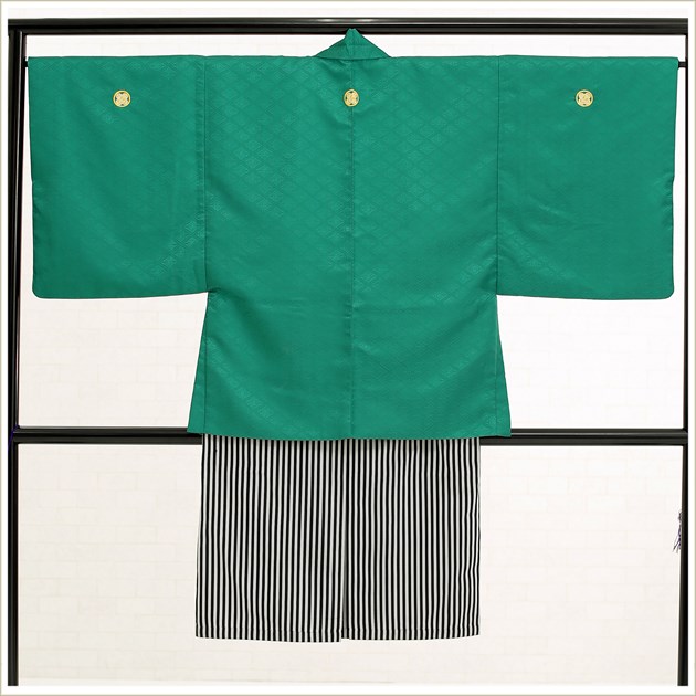 身長約148cm 160cm対応 レンタル 結婚式でも使えます 十三参り 小学校卒業式 小学生 男 Jmo041 人気の商品 キッズファッション 小学生 袴レンタル 小学校卒業式やイベントなど１２歳前後にピッタリ 羽織袴レンタル 卒業式 袴 スタイルグリーン緑 白黒縞袴 紋付き