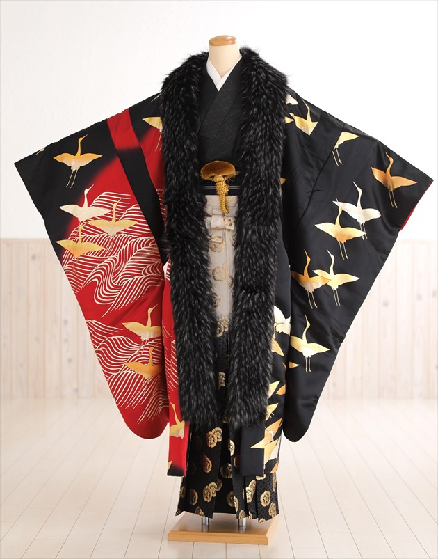 レンタル 成人式 袴レンタル 男 Mo907s 派手 注目度no1 紋付袴フルセット 男性着物レンタル 打掛紋付 成人式レンタル メンズ 人気 かっこいい おしゃれ 目立つ モダン 豪華刺繍 イベント Kimono 22 高級ブランド 歌舞伎婆娑羅 黒地に金彩絢爛飛翔鶴 Sandjfisheries Co Uk