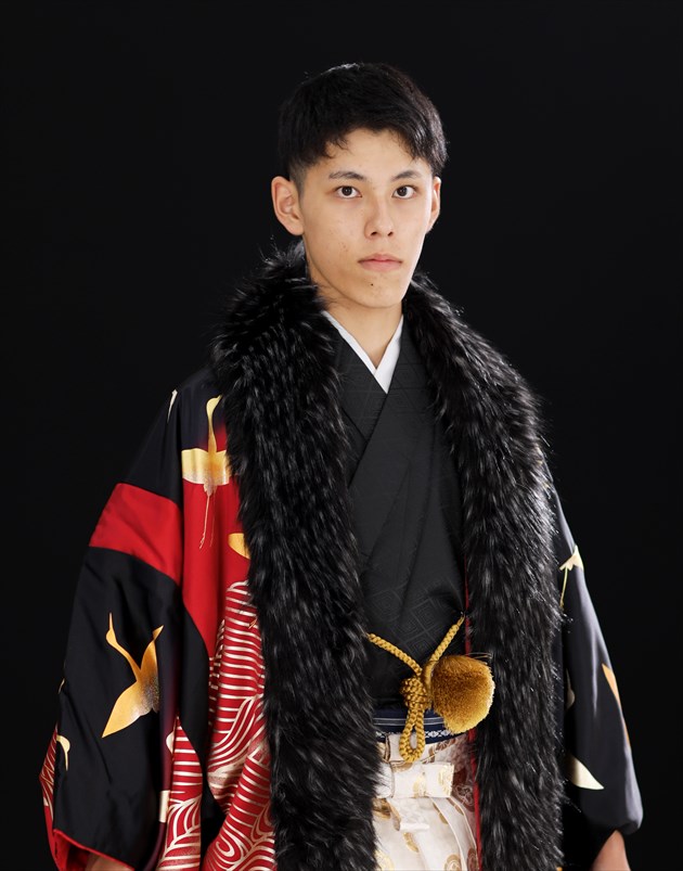 楽天市場 レンタル 成人式 袴レンタル 男 Mo906s 派手 注目度no1 紋付袴フルセット 男性着物レンタル 打掛紋付 成人式レンタル メンズ 人気 かっこいい おしゃれ 目立つ モダン 豪華刺繍 イベント Kimono 22 高級ブランド 歌舞伎婆娑羅 赤地に金箔絢爛縁起模様