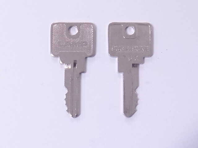 【鉄道部品】使用用途不明の大きな鍵 3456key002.jpg